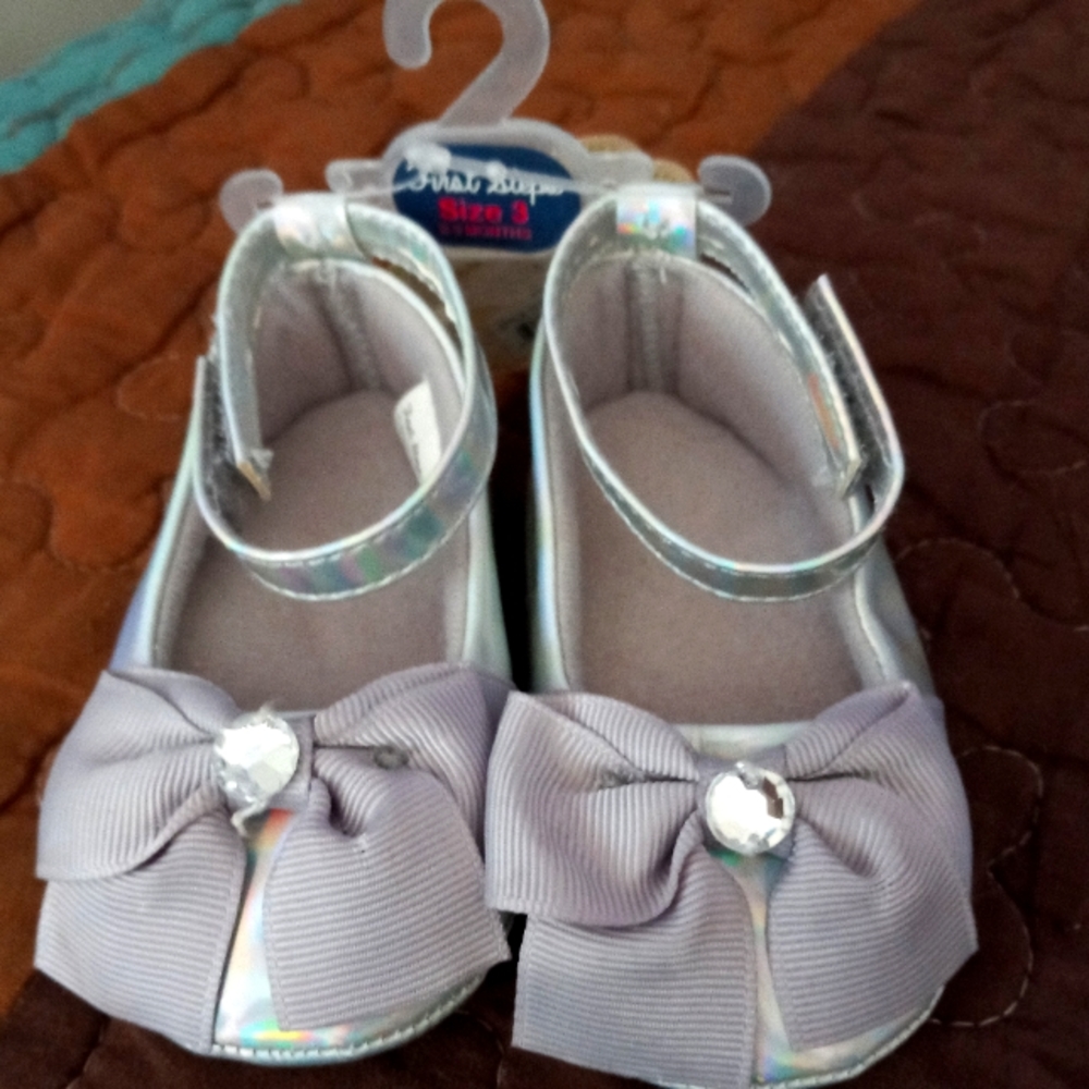 NWT Baby girl shoes (6-9m)